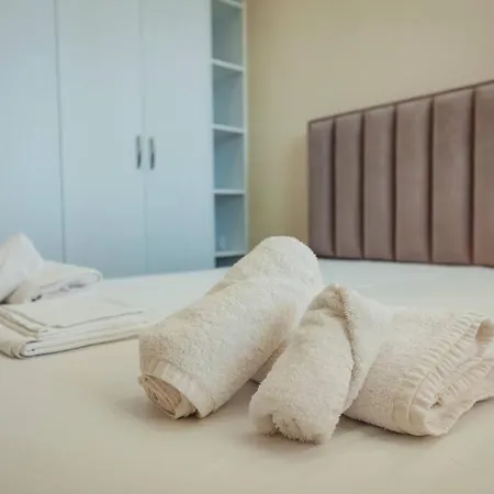 Lägenhet Luxury At Myslym Shyri