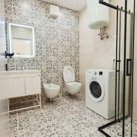 Luxury At Myslym Shyri Apartamento